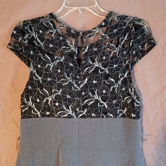 Cap Sleeve Stretch Sheath Dress - Picture 4 of 5